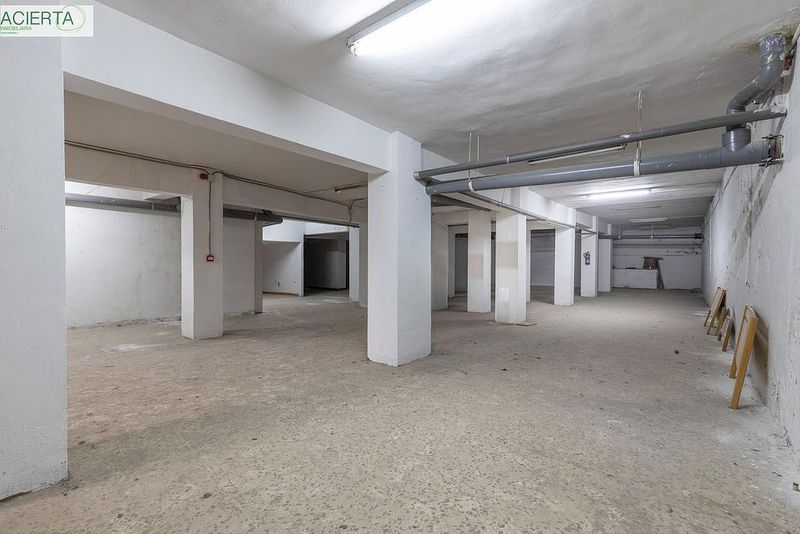 425m² Commercial property in Granada, Spain No. 225948