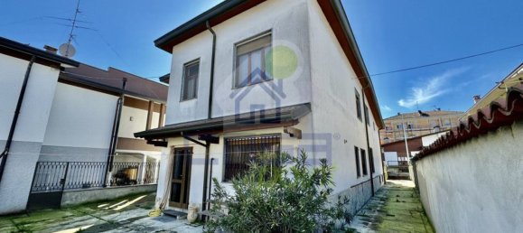 6 rooms Villa in Sant'Angelo Lodigiano, Italy No. 213939 2