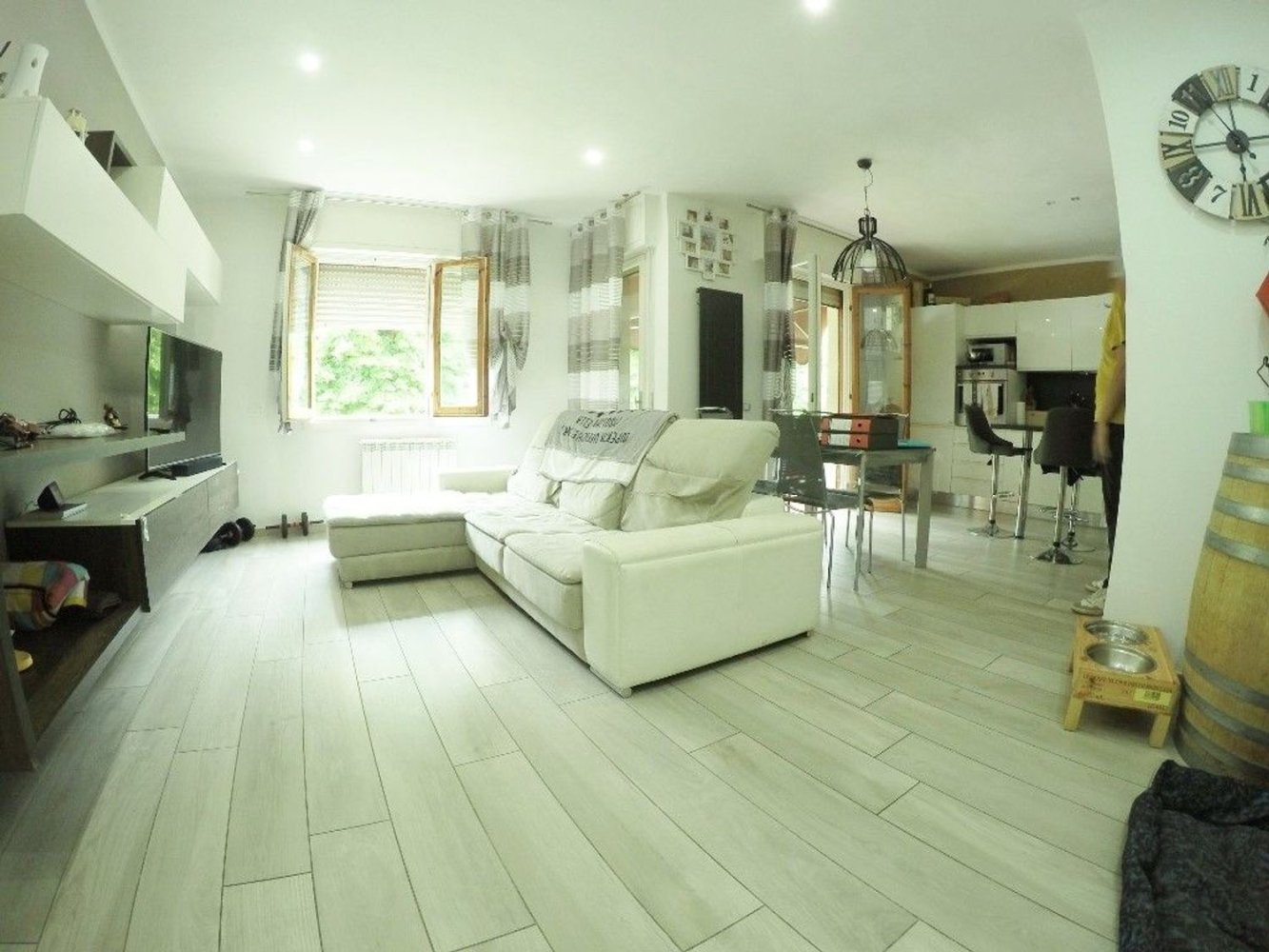 4 bedrooms Apartment in Campi Bisenzio, Italy No. 404048