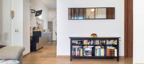 Квартира с 3 комнатами в Вальмонтоне, Италия № 32378 6