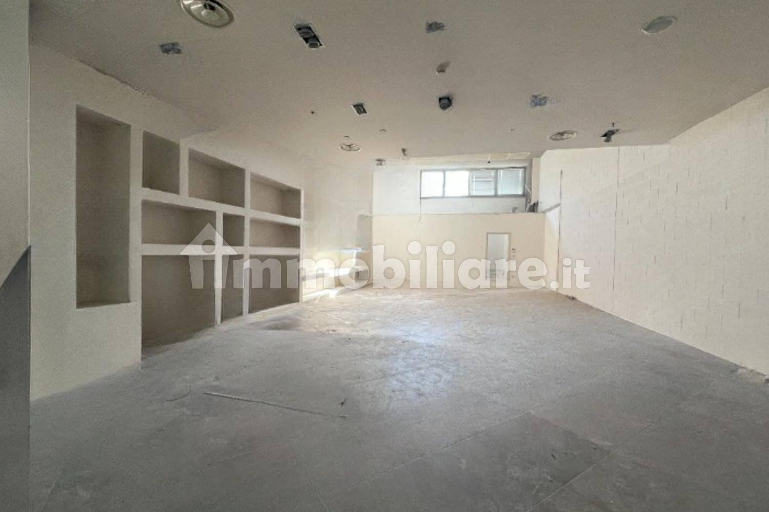 127m² Commercial property in Rimini, Italy No. 316210