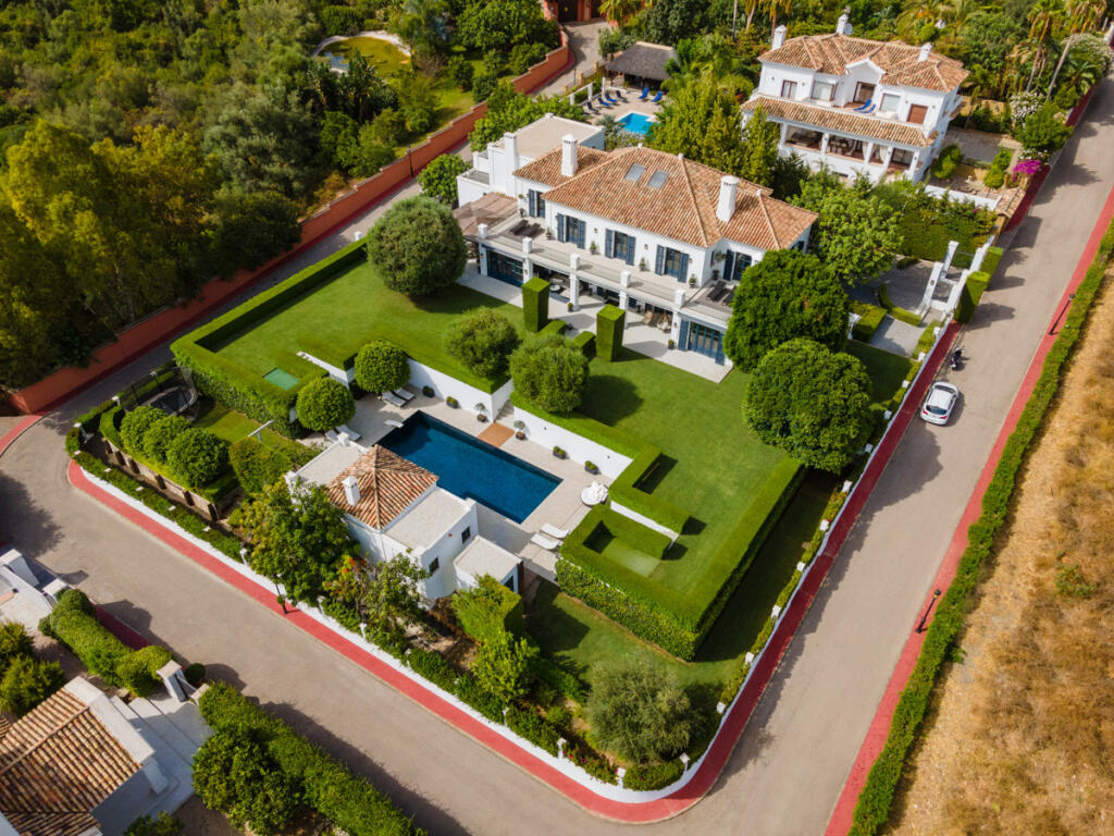 7 bedrooms Villa in Marbella, Spain No. 71939