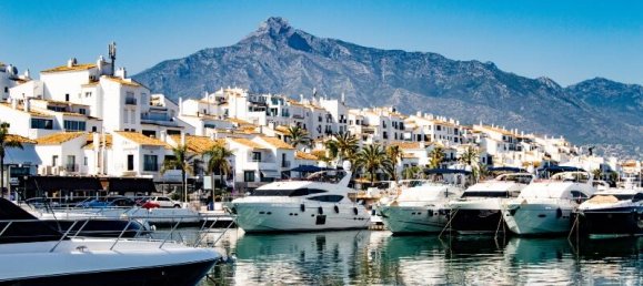 7 bedrooms Villa in Marbella, Spain No. 71939 27