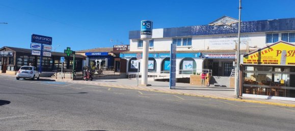 562m² Commercial property in San Fulgencio, Spain No. 12427 9