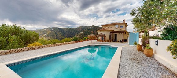 3 bedrooms Villa in Arenas, Spain No. 42717 24