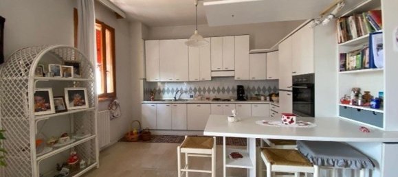 9 rooms Villa in Empoli, Italy No. 45658 5