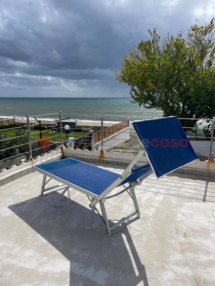 Вилла с 4 комнатами в Террачина, Италия № 126789