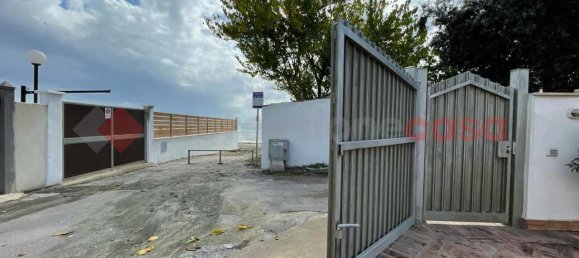 Вилла с 4 комнатами в Террачина, Италия № 126789 30