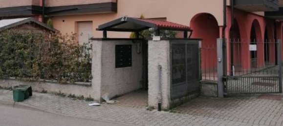 3 rooms Apartment in Casaletto Lodigiano, Italy No. 282123 8