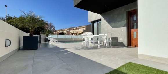 3 bedrooms Villa in Los Altos, Spain No. 7169 2