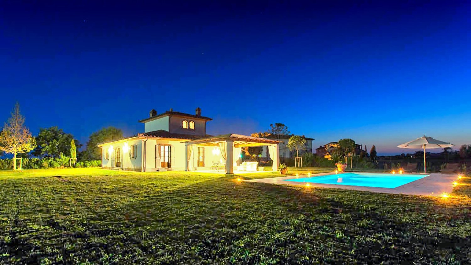 Villa de 3 dormitorios en Cortona, Italy No. 390827