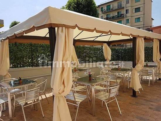 Propriété commerciale à Sesto Fiorentino, Italy 350m² No. 65540