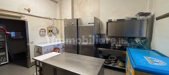 Propriété commerciale à Sesto Fiorentino, Italy 350m² No. 65540 10