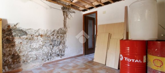 Casa de 4 divisões em Udine, Italy N.º 18132 10