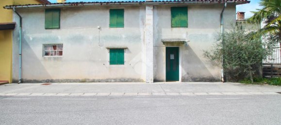 Casa de 4 divisões em Udine, Italy N.º 18132 33