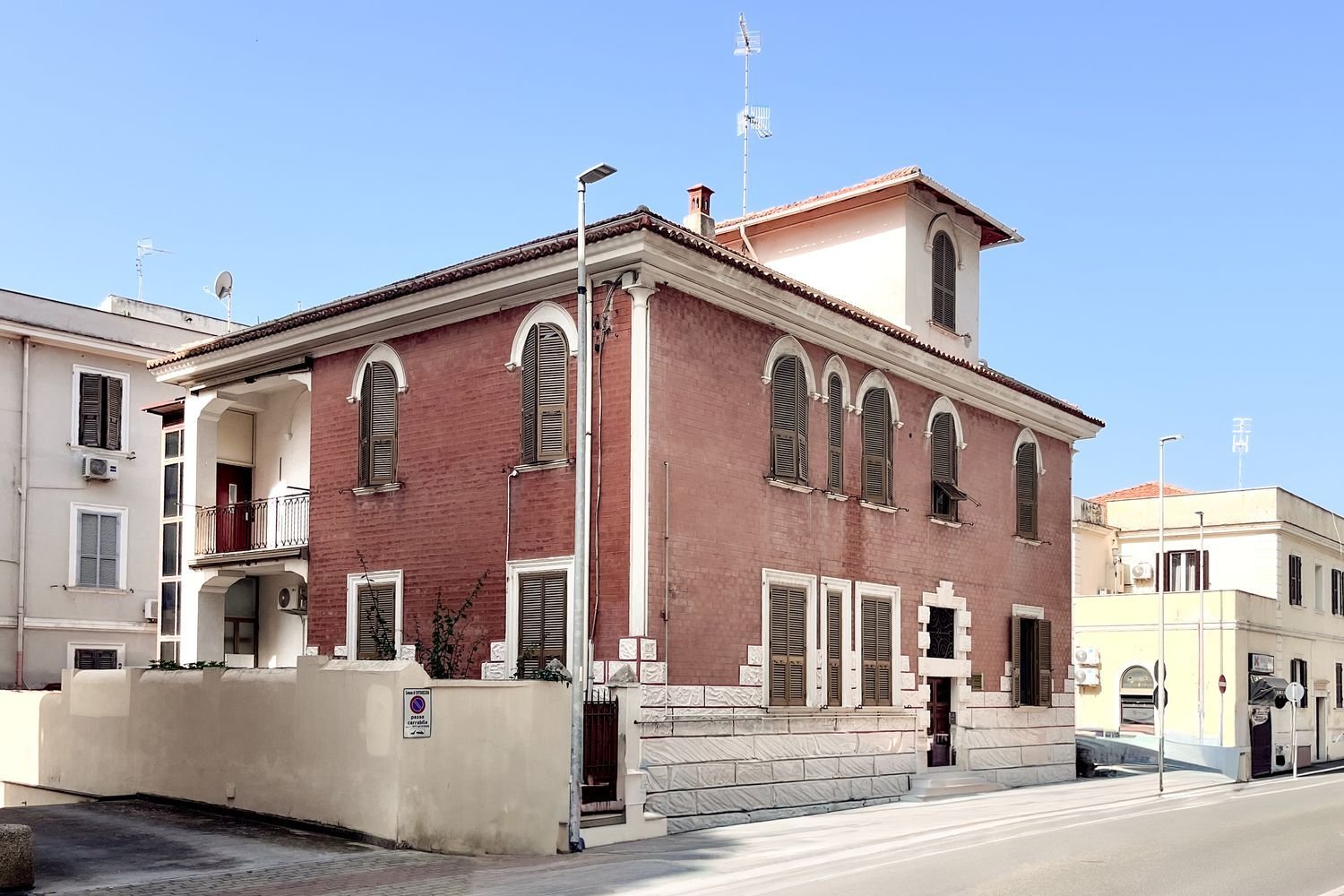 9 غرف نوم شقة في Civitavecchia, Italy رقم 337441