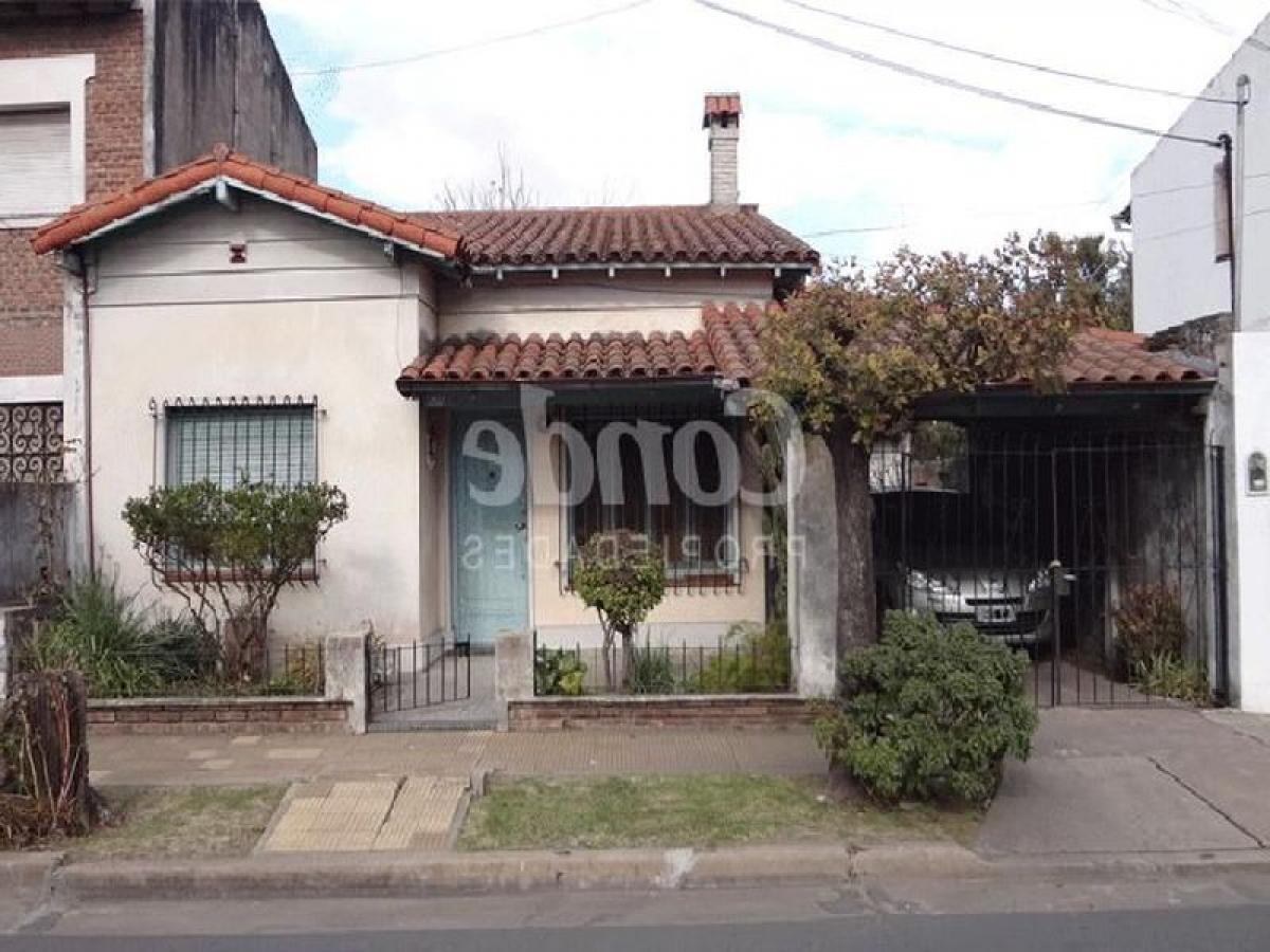 2 bedrooms House in Moron, Argentina No. 56897