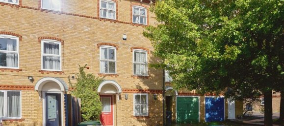 4 bedrooms Townhouse in Wembley, United Kingdom No. 6321 9