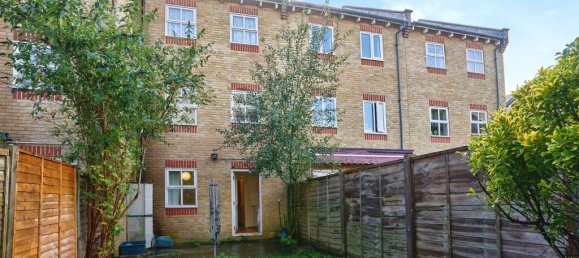 4 bedrooms Townhouse in Wembley, United Kingdom No. 6321 13