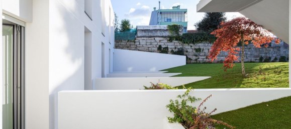 1059m² Building in Porto, Portugal No. 141038 47