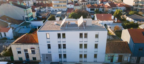 1059m² Building in Porto, Portugal No. 141038 3