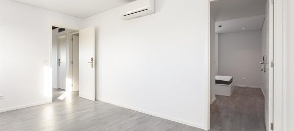 1059m² Building in Porto, Portugal No. 141038 26