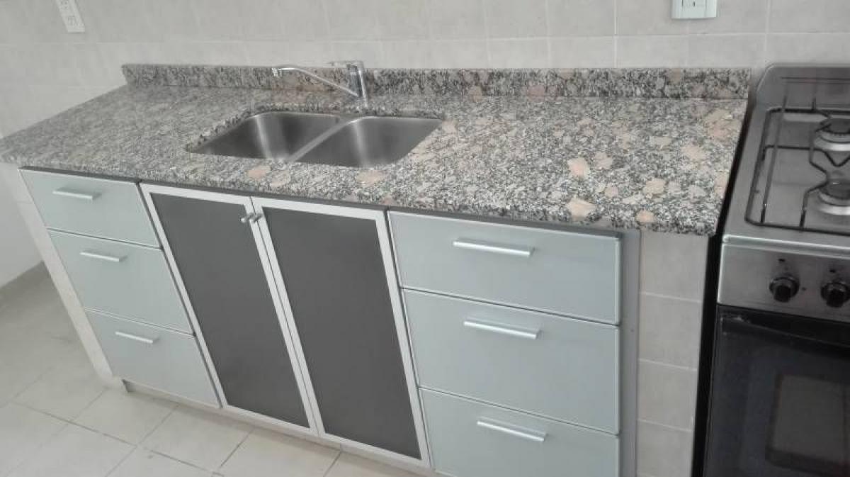 Apartamento de 2 dormitorios en Quilmes, Argentina No. 21734