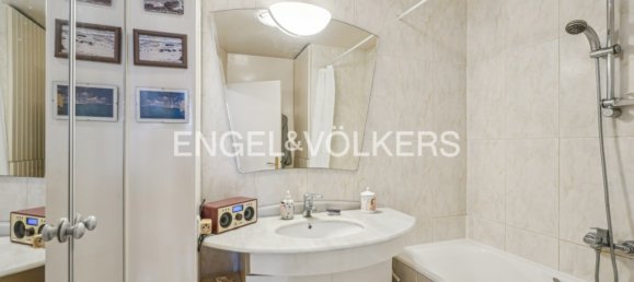 2 bedrooms Apartment in Courbevoie, France No. 172107 8