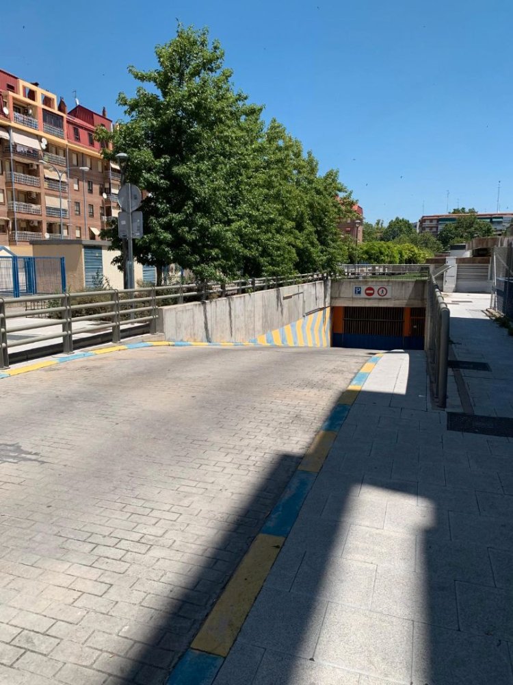  Garage in Mostoles, Spain No. 223177