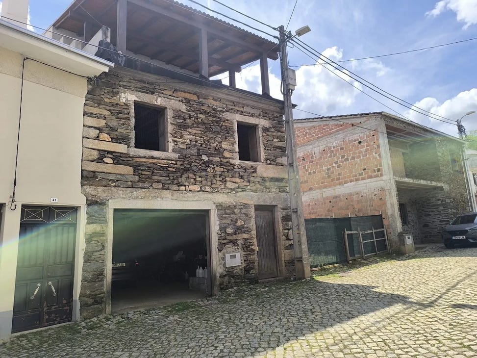 Gewerbliche Immobilie in Braganca, Portugal 120m², Nr. 214850