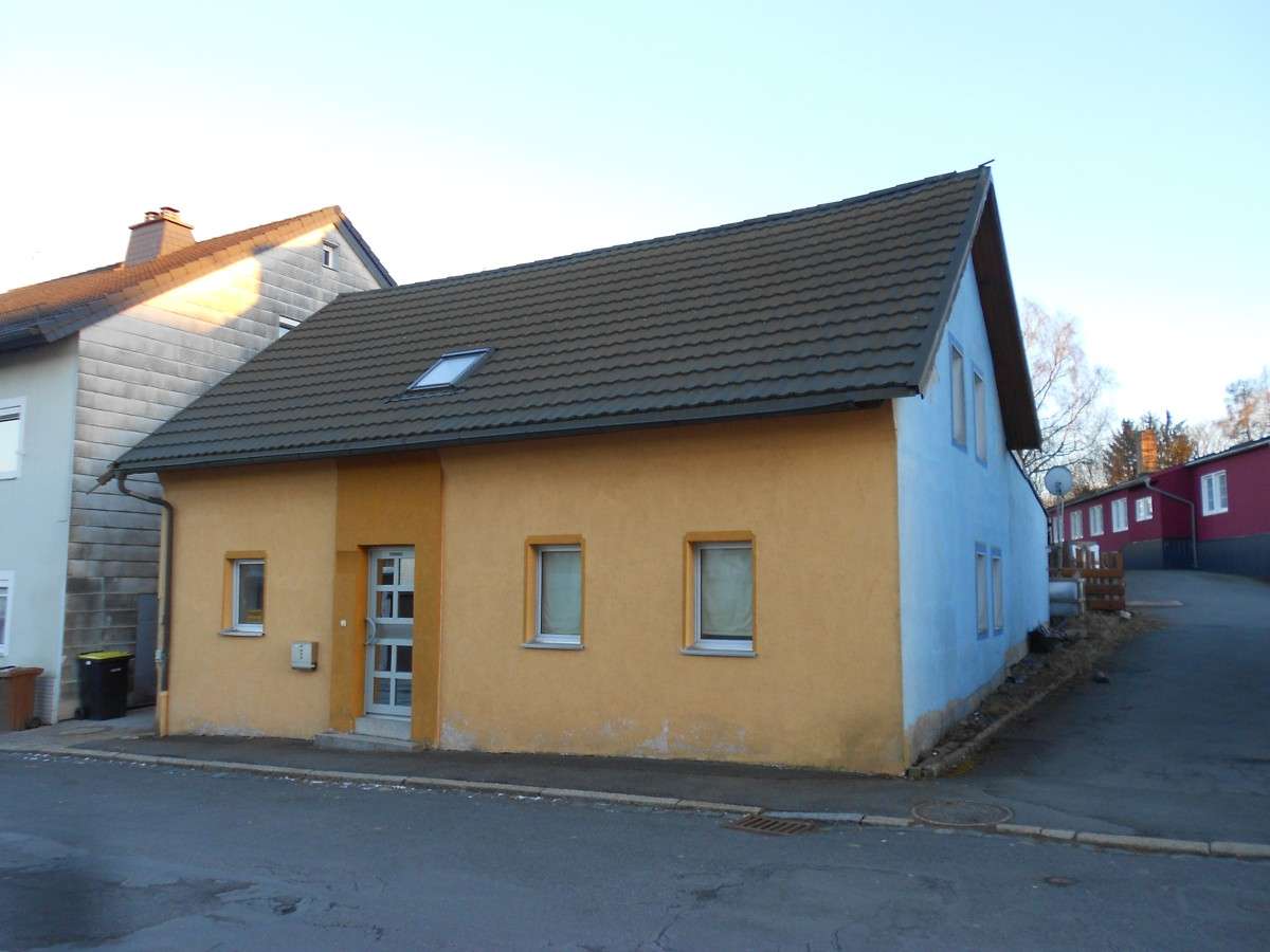 3 bedrooms House in Hof, Germany No. 155004