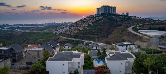 Villa 8+1 in Kargicak, Turkey No. 21907 7