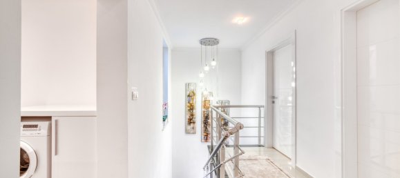 Villa 8+1 in Kargicak, Turkey No. 21907 29