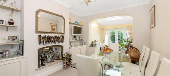 3 bedrooms Commercial property in Beckenham, United Kingdom No. 908 4