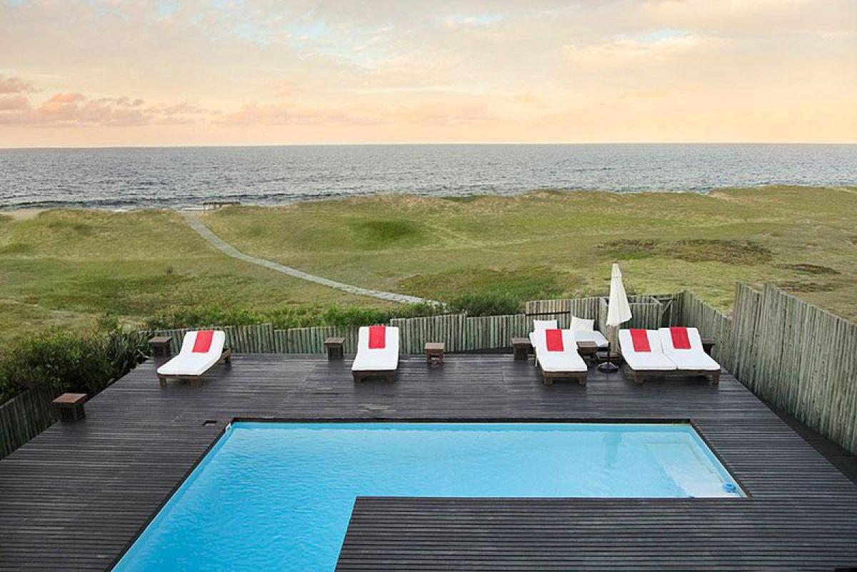 5 bedrooms House in Maldonado, Uruguay No. 5297