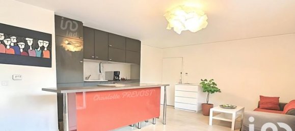 3 Schlafzimmer Wohnung in La Courneuve, France, Nr. 360415 11