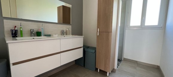 3 bedrooms House in Avord, France No. 92473 8