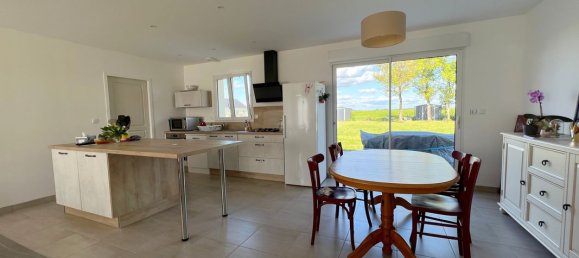 3 bedrooms House in Avord, France No. 92473 4