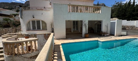 Casa de 4 dormitorios en Calpe, Spain No. 161118 2