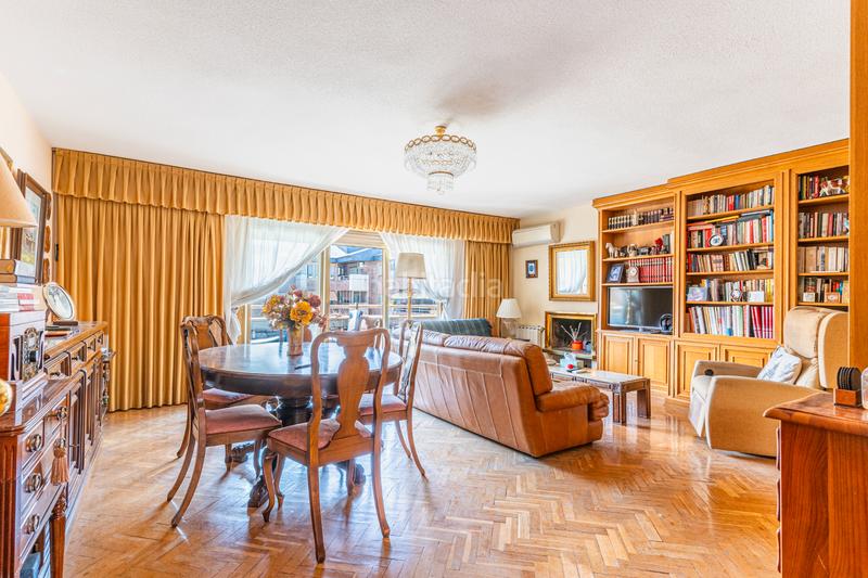 Apartamento de 4 dormitorios en Majadahonda, Spain No. 161080