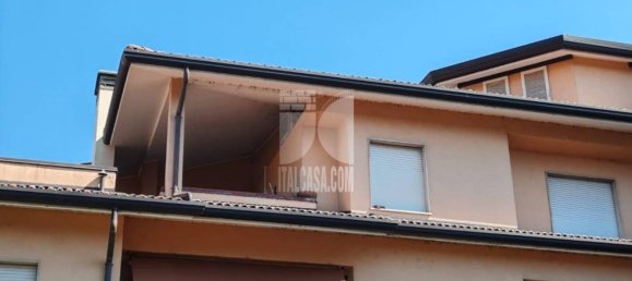 2 bedrooms Penthouse in Treviglio, Italy No. 314637 4