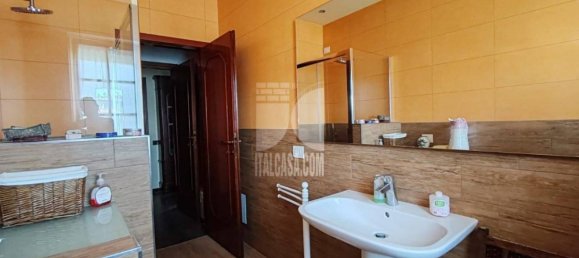 2 bedrooms Penthouse in Treviglio, Italy No. 314637 13