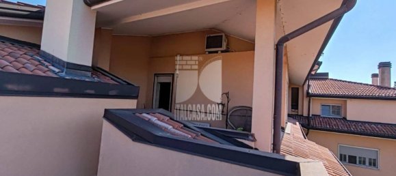 2 bedrooms Penthouse in Treviglio, Italy No. 314637 3