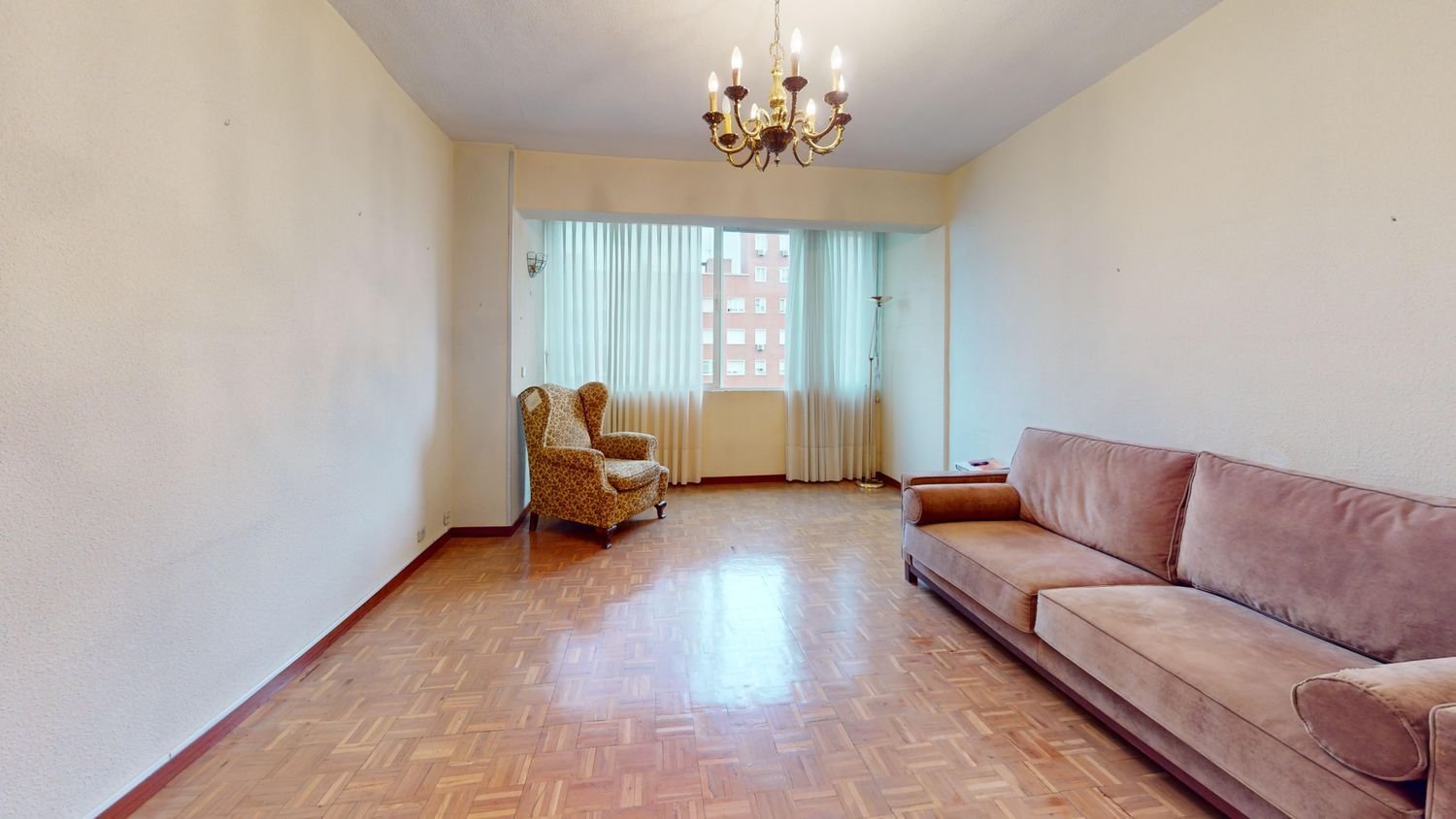 4 bedrooms Apartment in Madrid, Spain No. 272702