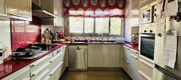 5 bedrooms Townhouse in L'Hospitalet de Llobregat, Spain No. 171836 12