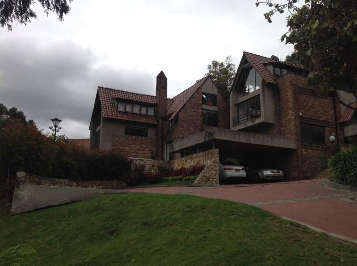 4 bedrooms House in Bogota, Colombia No. 11672