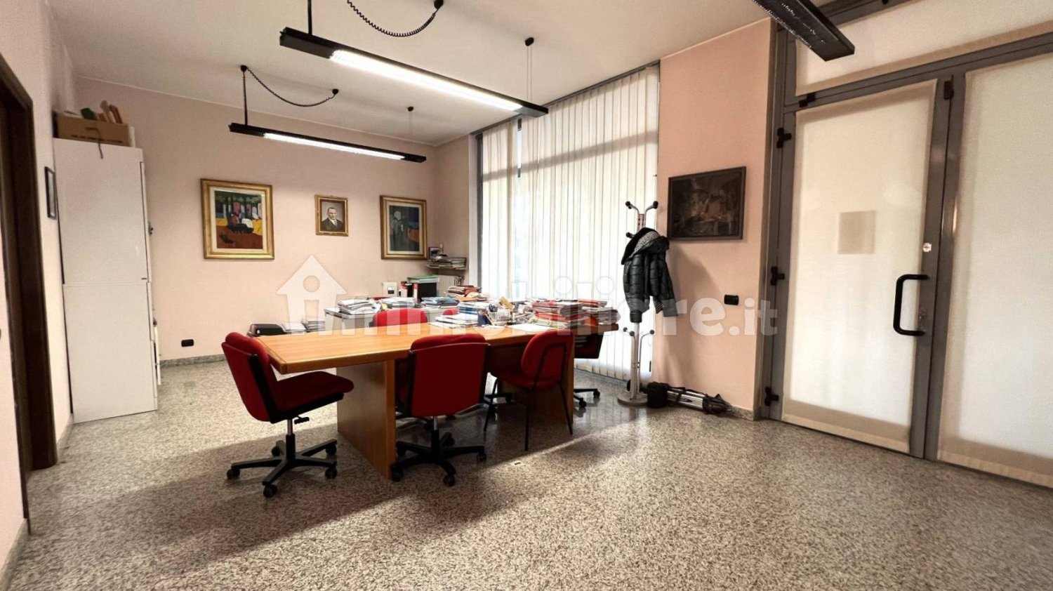 1 room Office in Vanzago, Italy No. 110775