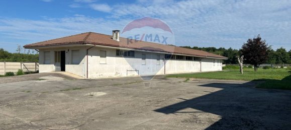 4غرفة عقار تجاري في Castano Primo, Italy رقم 294718 2