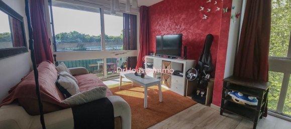 3 bedrooms Apartment in Fontenay-le-Fleury, France No. 176912 2