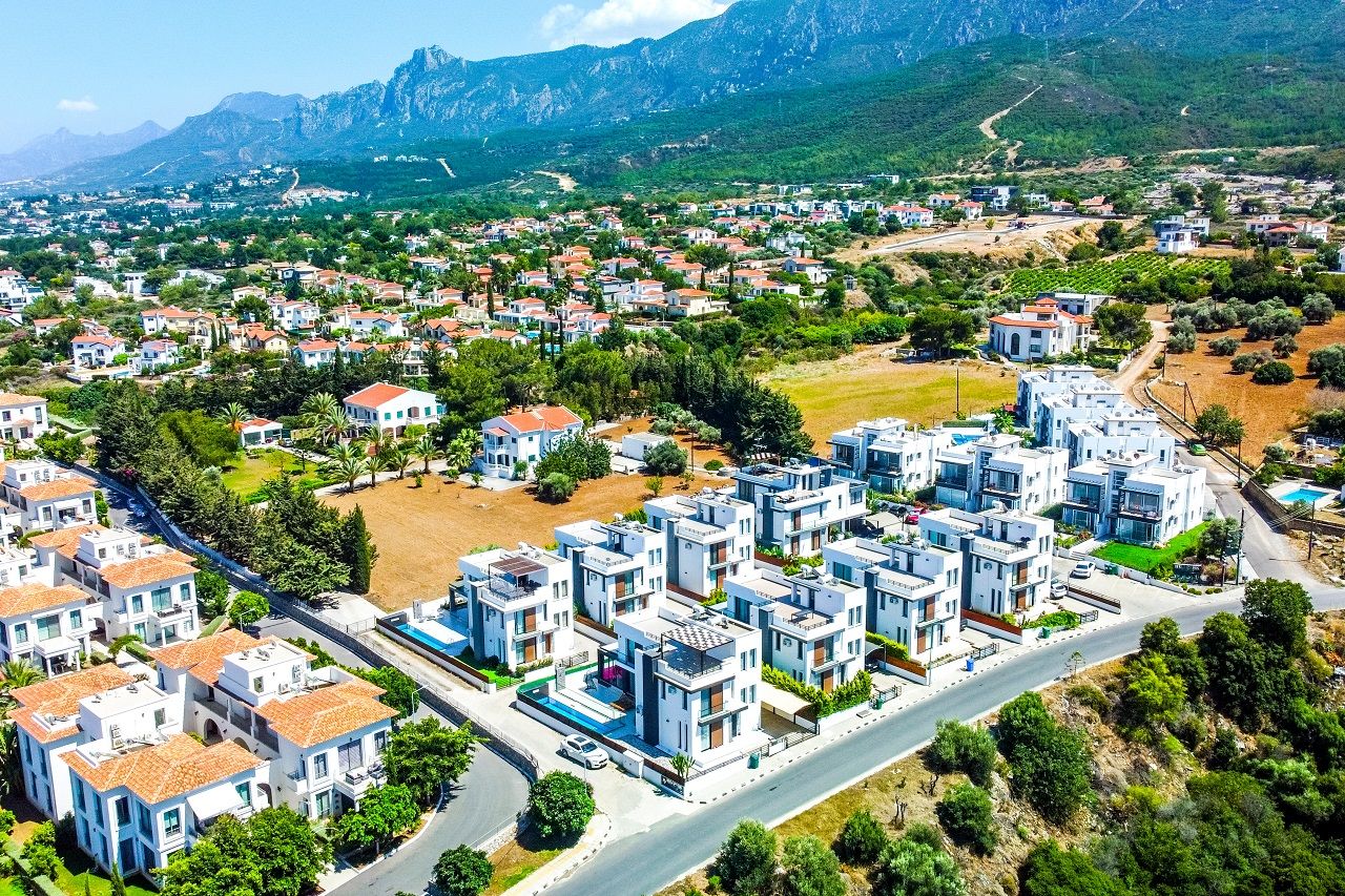 4 rooms Villa in Alsancak, Northern Cyprus No. 13550